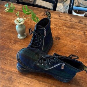 EUC tartan plaid 8 eye boots with dual zippers